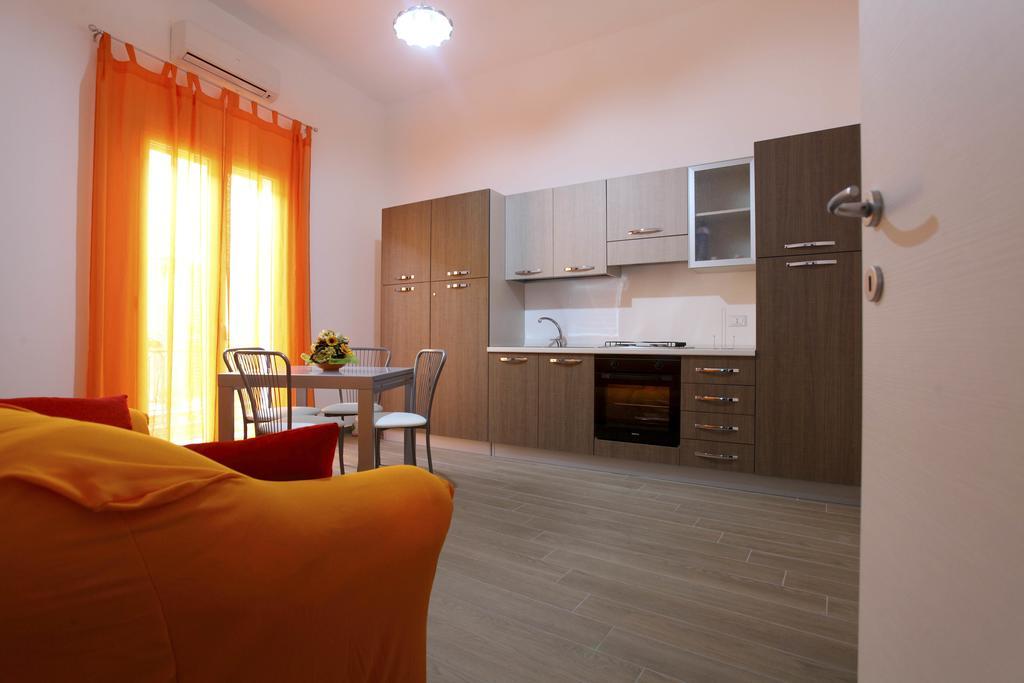 B&B La Grande Mela Santo Stefano di Camastra Dış mekan fotoğraf